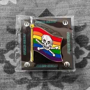 Large Rainbow pirate pin 🖤